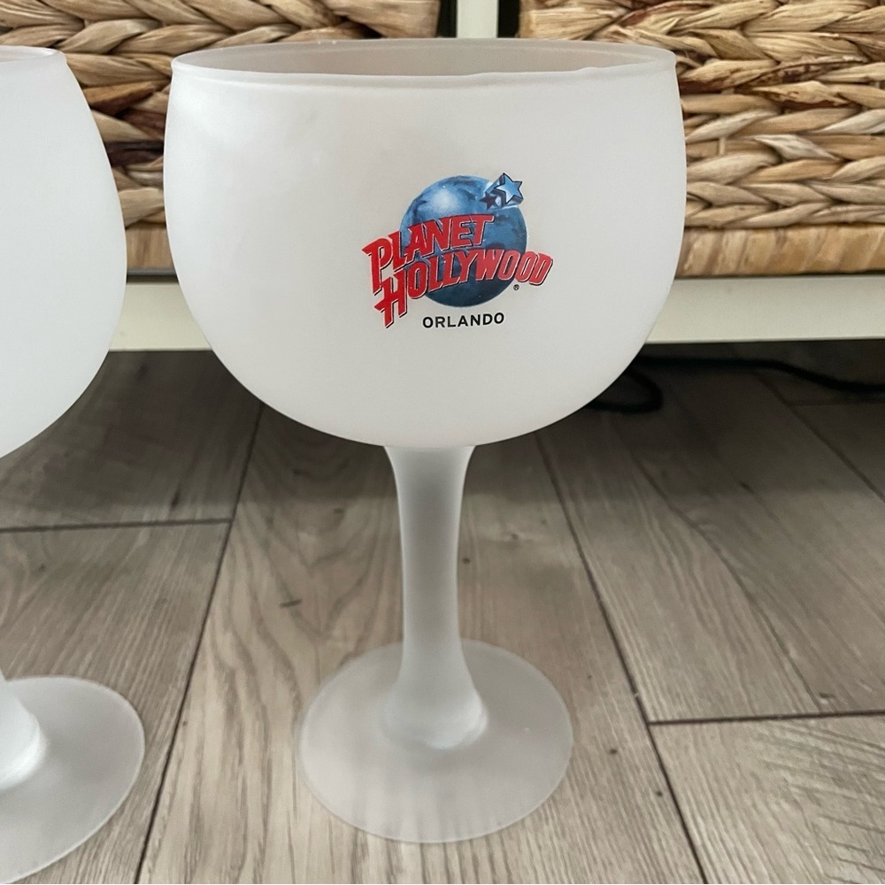 Planet Hollywood Frosted Glass Goblets - Set of 2 Collectables - Picture 7 of 12
